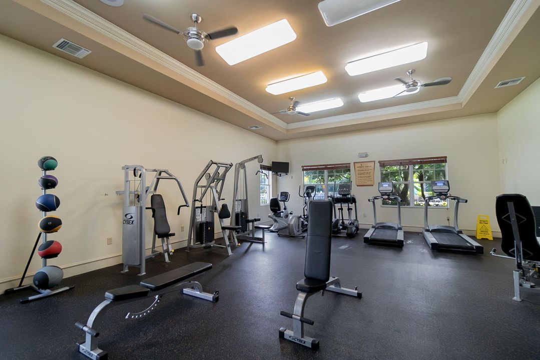 На продажу: $250,000 (1 спален, 1 ванн, 740 Квадратных фут)