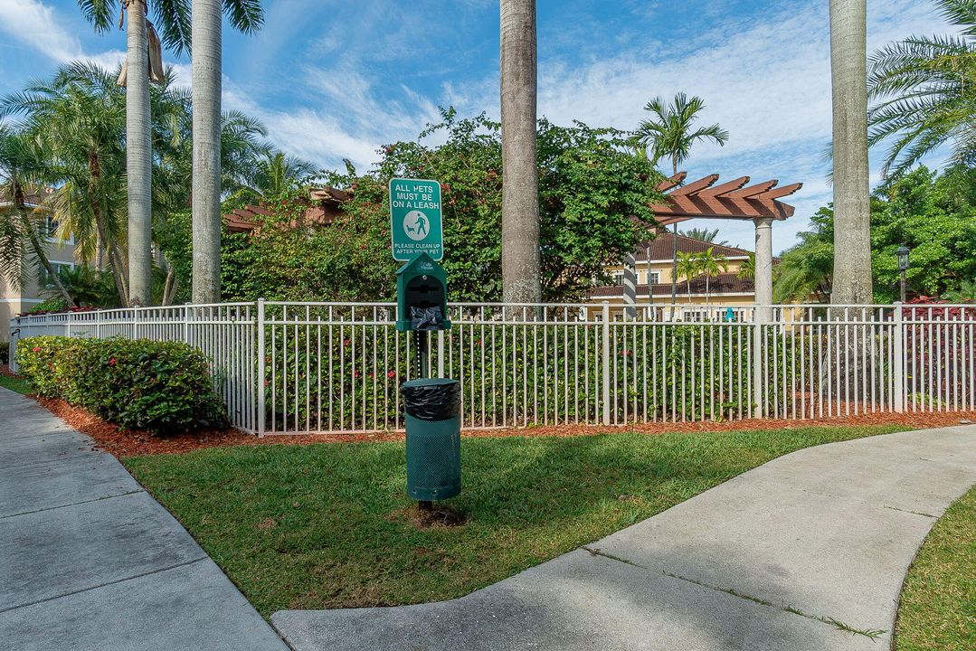 На продажу: $250,000 (1 спален, 1 ванн, 740 Квадратных фут)