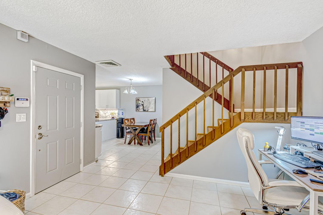 For Sale: $345,000 (2 beds, 2 baths, 1236 Square Feet)