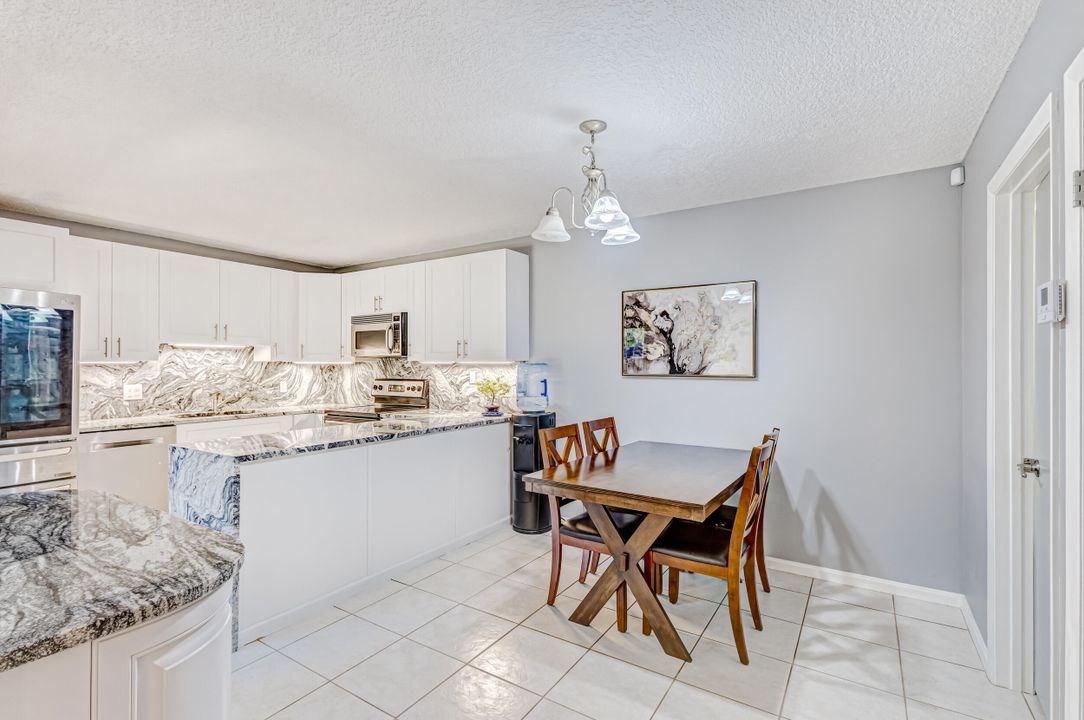 For Sale: $345,000 (2 beds, 2 baths, 1236 Square Feet)