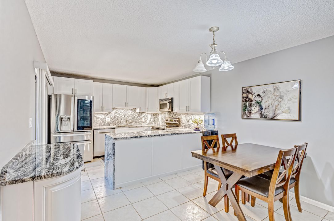 For Sale: $345,000 (2 beds, 2 baths, 1236 Square Feet)