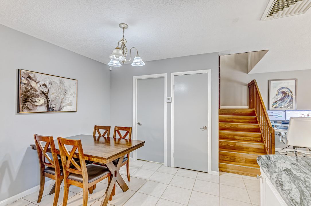 For Sale: $345,000 (2 beds, 2 baths, 1236 Square Feet)