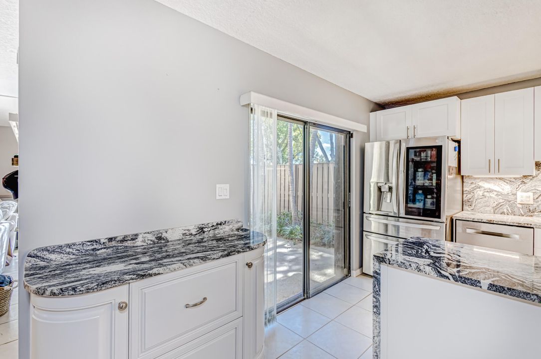 For Sale: $345,000 (2 beds, 2 baths, 1236 Square Feet)