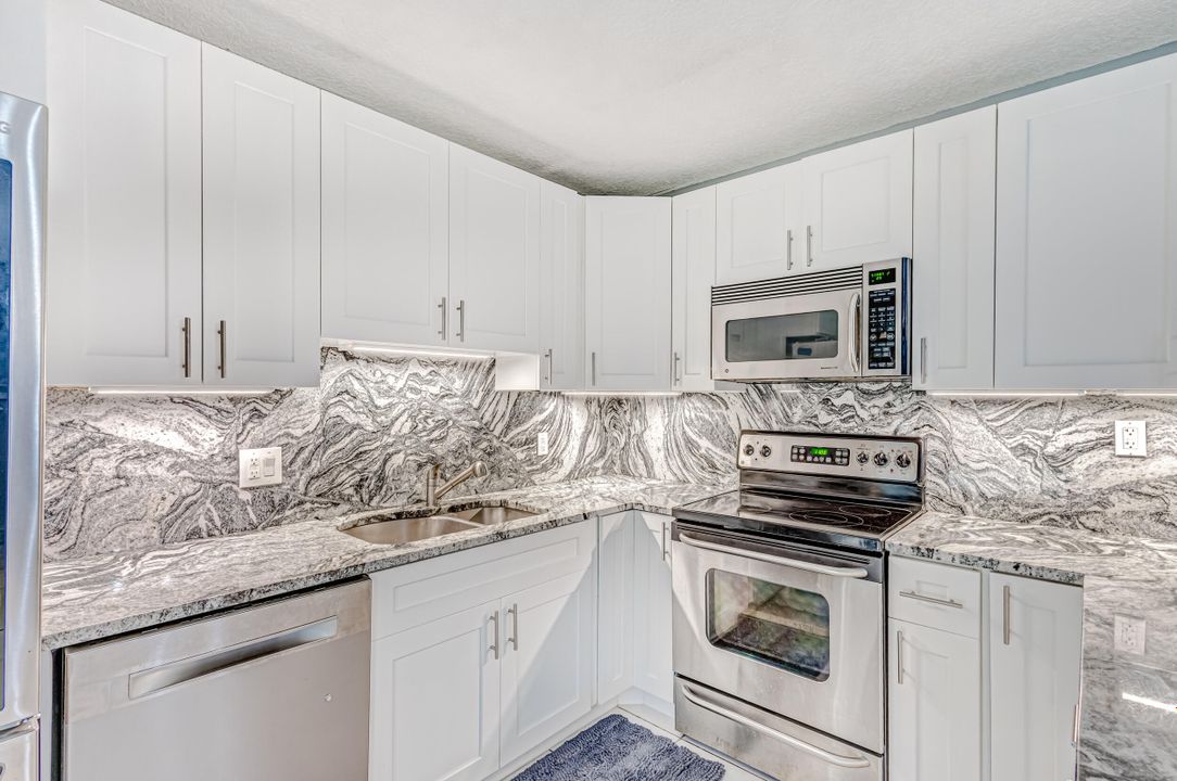 For Sale: $345,000 (2 beds, 2 baths, 1236 Square Feet)