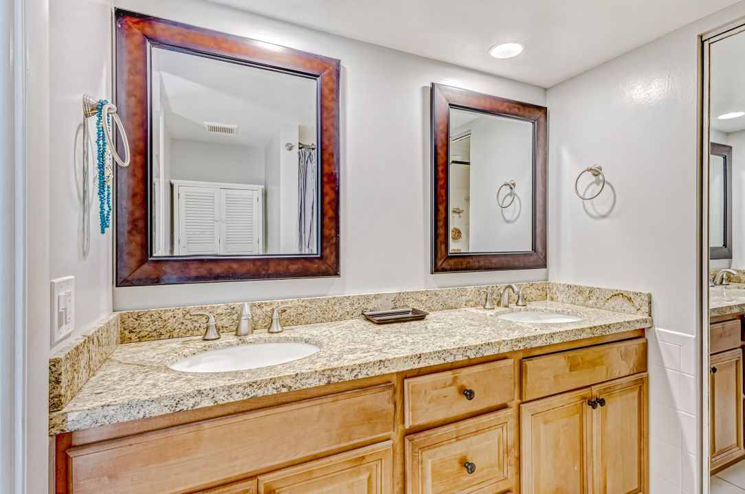 For Sale: $345,000 (2 beds, 2 baths, 1236 Square Feet)