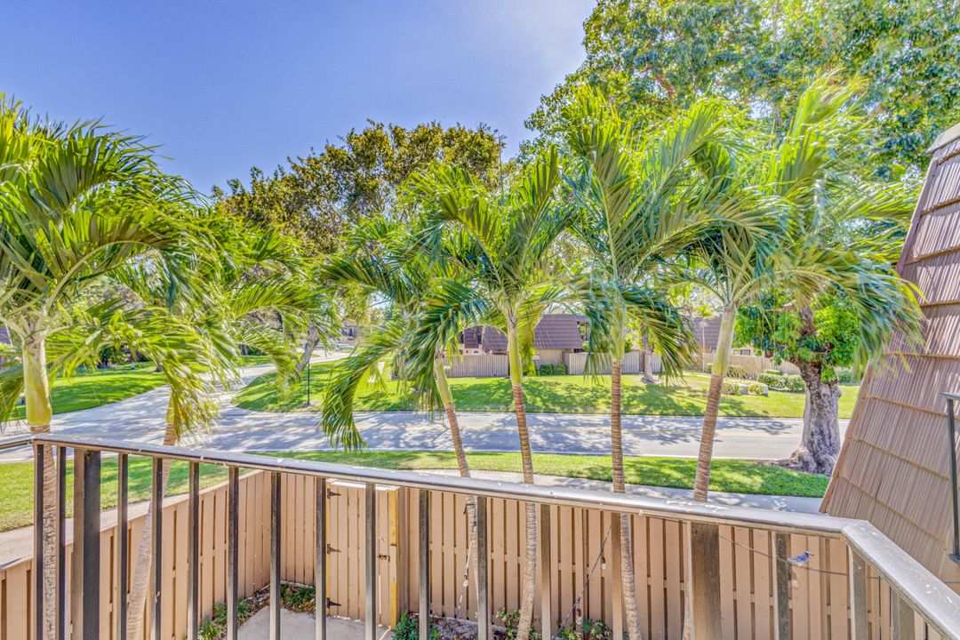 For Sale: $345,000 (2 beds, 2 baths, 1236 Square Feet)