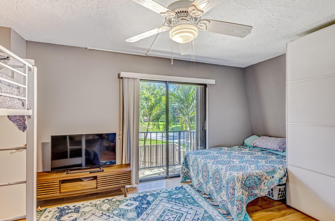 For Sale: $345,000 (2 beds, 2 baths, 1236 Square Feet)