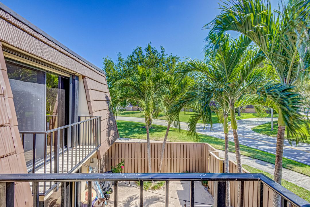 For Sale: $345,000 (2 beds, 2 baths, 1236 Square Feet)