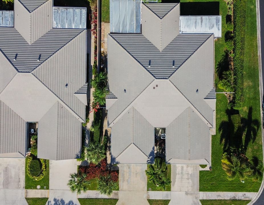 For Sale: $309,900 (2 beds, 2 baths, 1525 Square Feet)