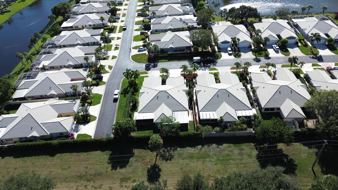 For Sale: $309,900 (2 beds, 2 baths, 1525 Square Feet)