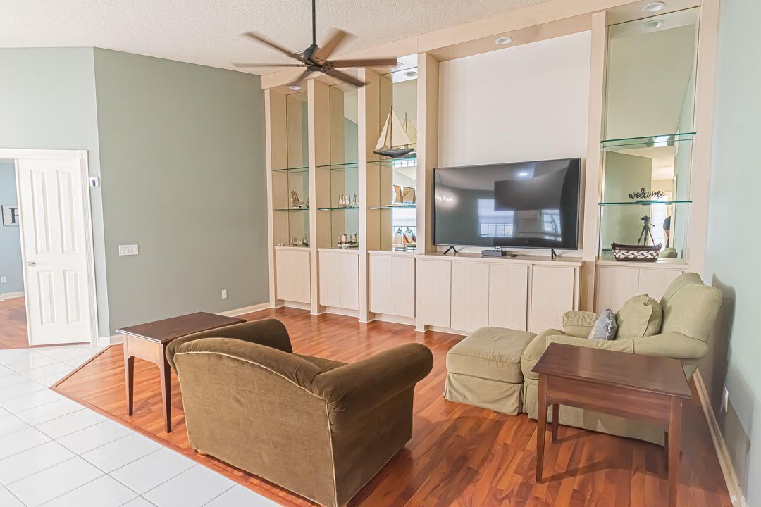 For Sale: $309,900 (2 beds, 2 baths, 1525 Square Feet)