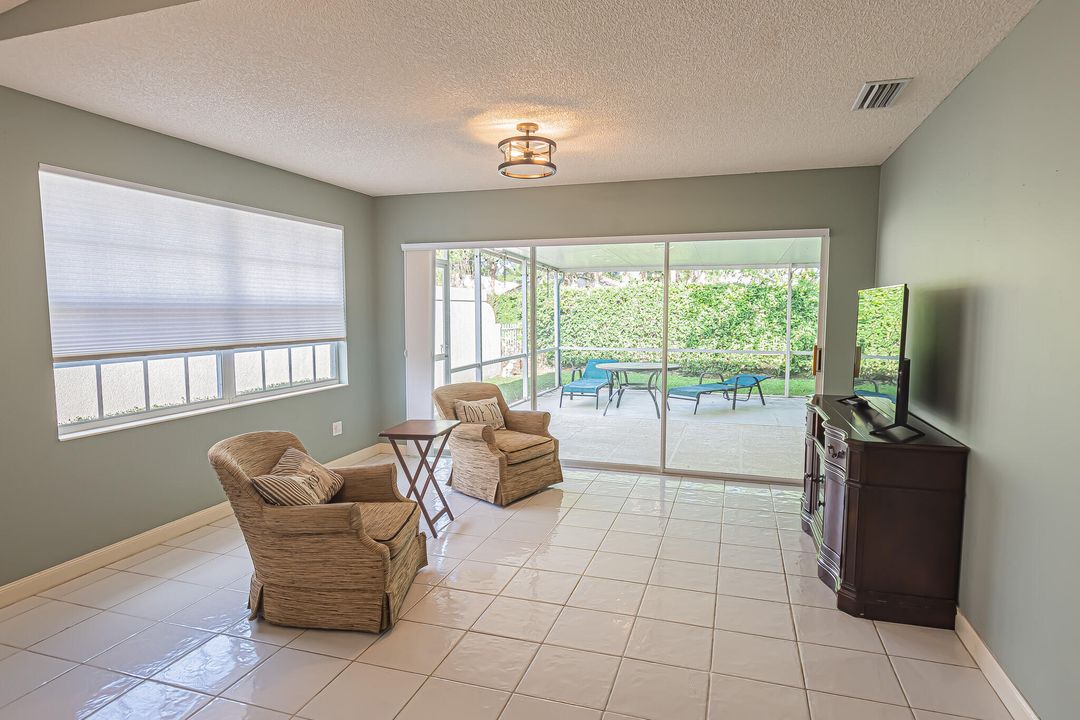 For Sale: $309,900 (2 beds, 2 baths, 1525 Square Feet)