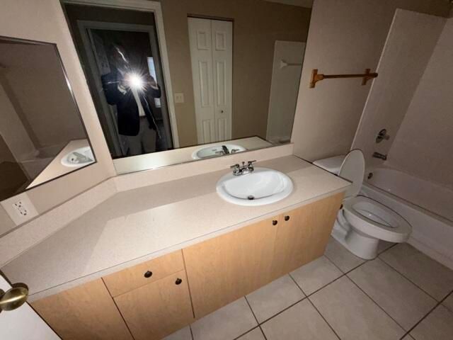 出租: $2,000 (2 贝兹, 2 浴室, 929 平方英尺)