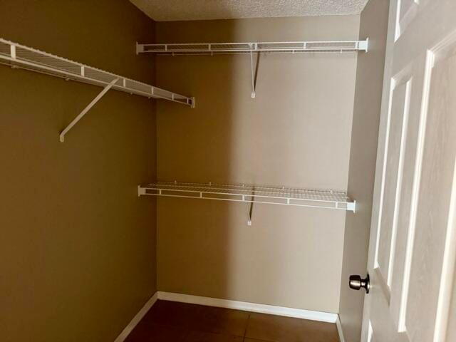 出租: $2,000 (2 贝兹, 2 浴室, 929 平方英尺)