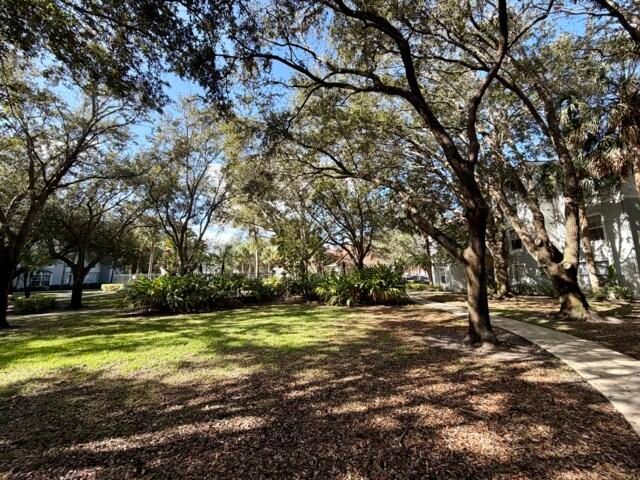 出租: $2,000 (2 贝兹, 2 浴室, 929 平方英尺)