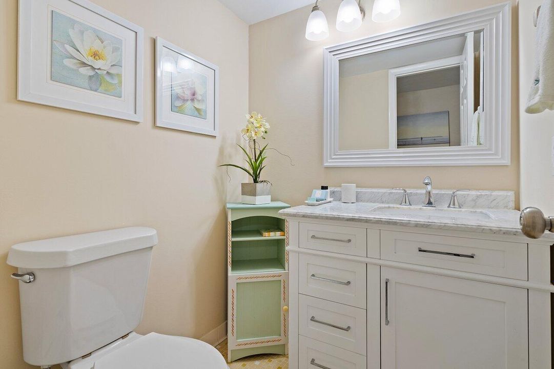 For Sale: $280,000 (1 beds, 1 baths, 1100 Square Feet)