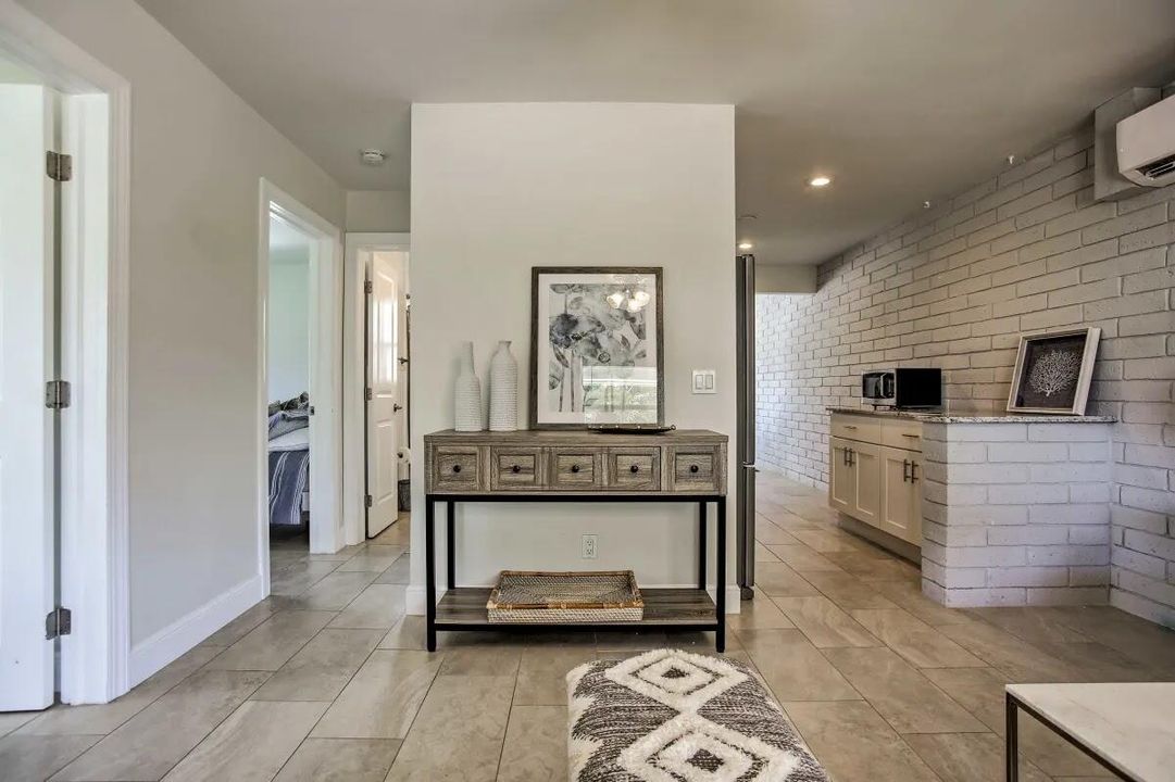 En Venta: $1,999,000 (4 camas, 2 baños, 1570 Pies cuadrados)