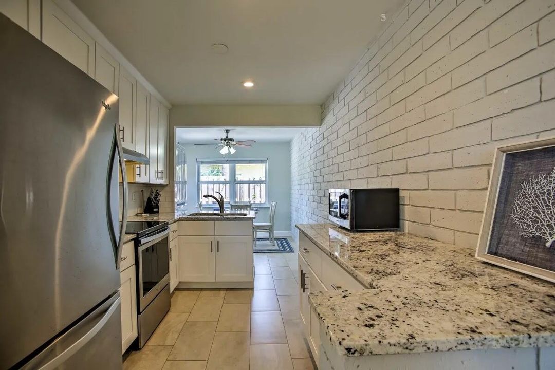 En Venta: $1,999,000 (4 camas, 2 baños, 1570 Pies cuadrados)