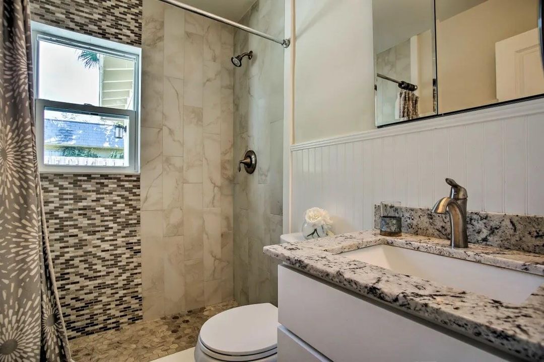 En Venta: $1,999,000 (4 camas, 2 baños, 1570 Pies cuadrados)