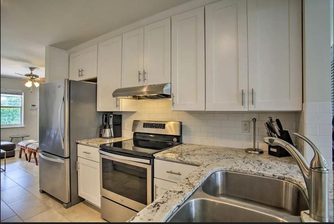 En Venta: $1,999,000 (4 camas, 2 baños, 1570 Pies cuadrados)