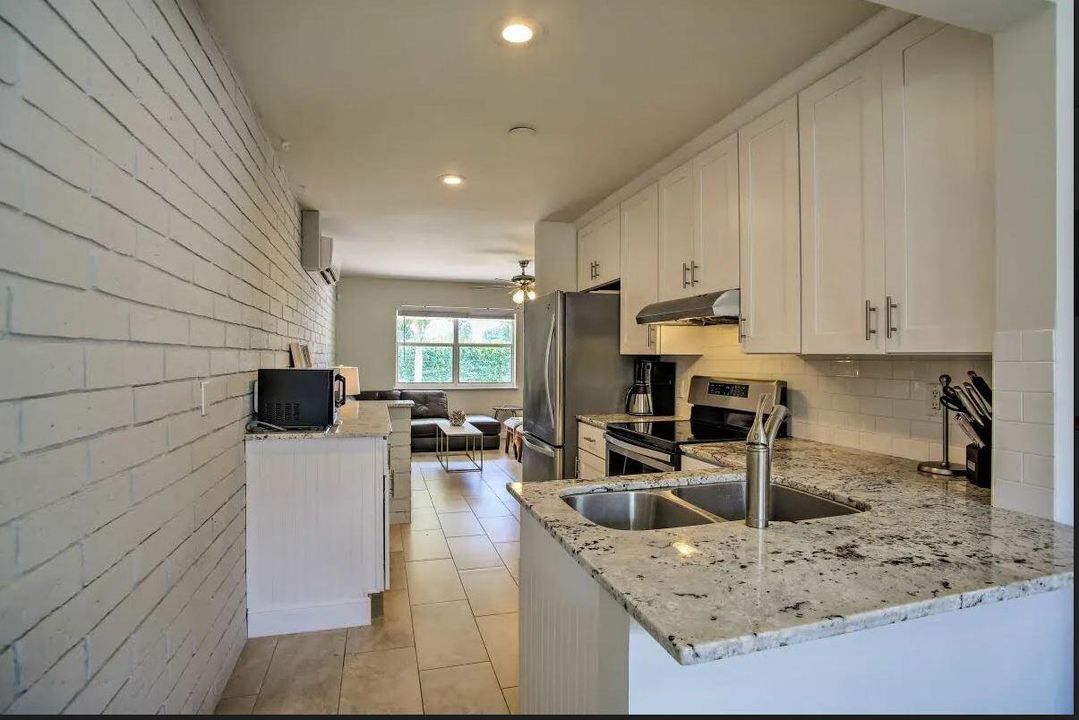 En Venta: $1,999,000 (4 camas, 2 baños, 1570 Pies cuadrados)