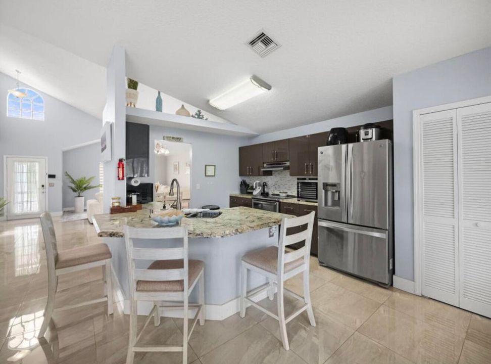 На продажу: $569,000 (3 спален, 2 ванн, 2160 Квадратных фут)