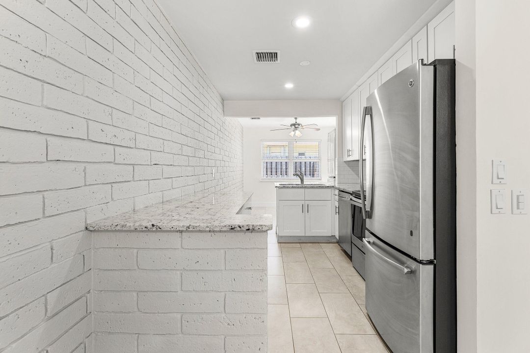 En Venta: $1,999,000 (4 camas, 2 baños, 1570 Pies cuadrados)