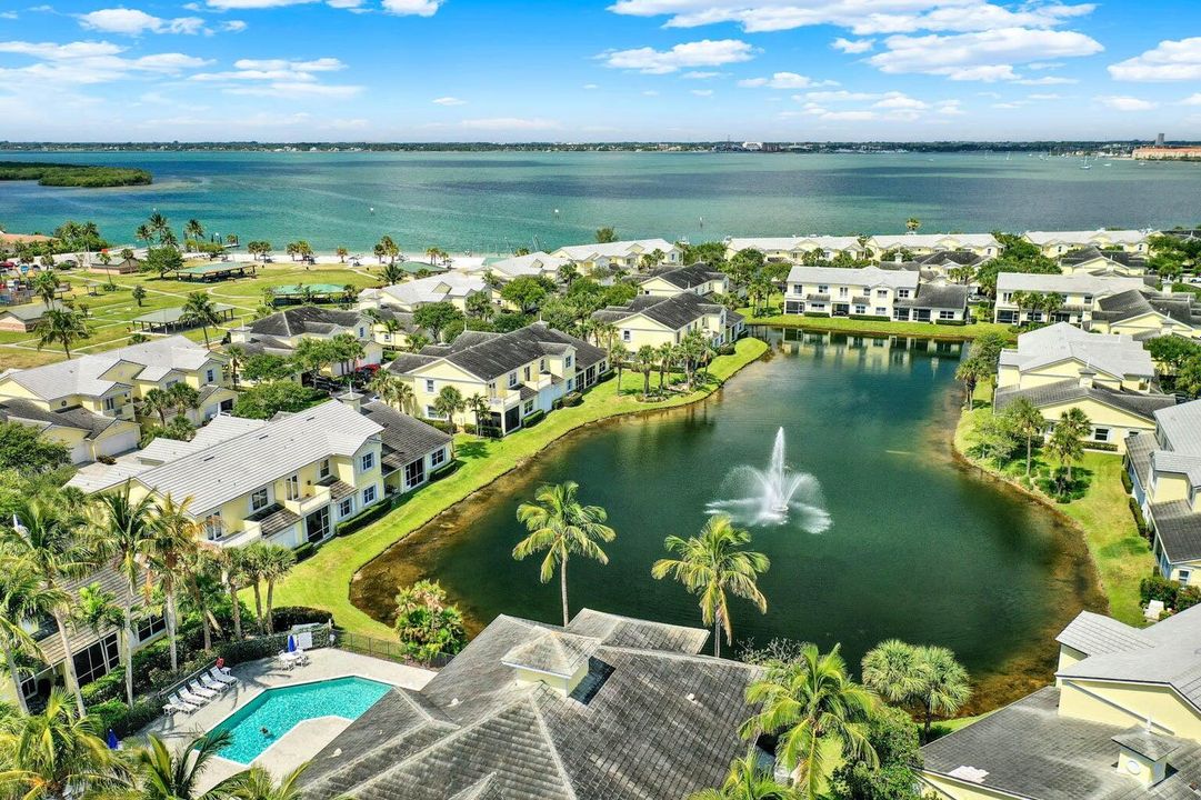 En Venta: $575,000 (2 camas, 2 baños, 2360 Pies cuadrados)