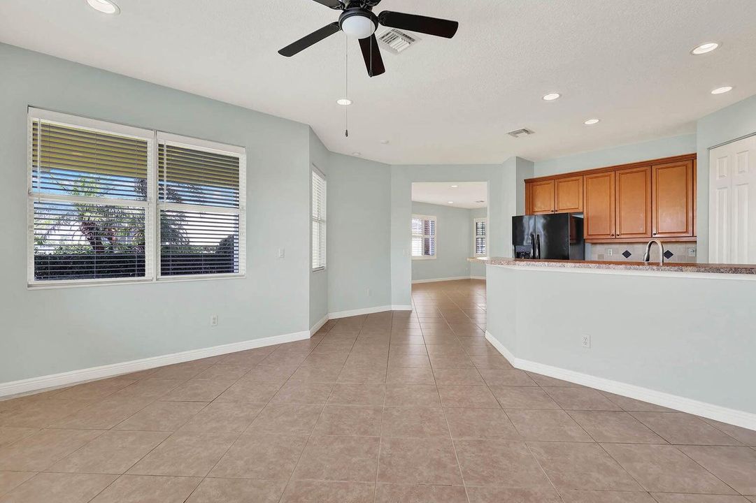 En Venta: $575,000 (2 camas, 2 baños, 2360 Pies cuadrados)