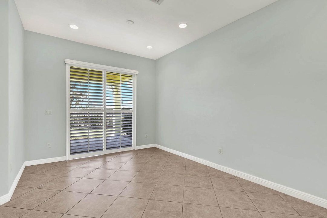 En Venta: $575,000 (2 camas, 2 baños, 2360 Pies cuadrados)