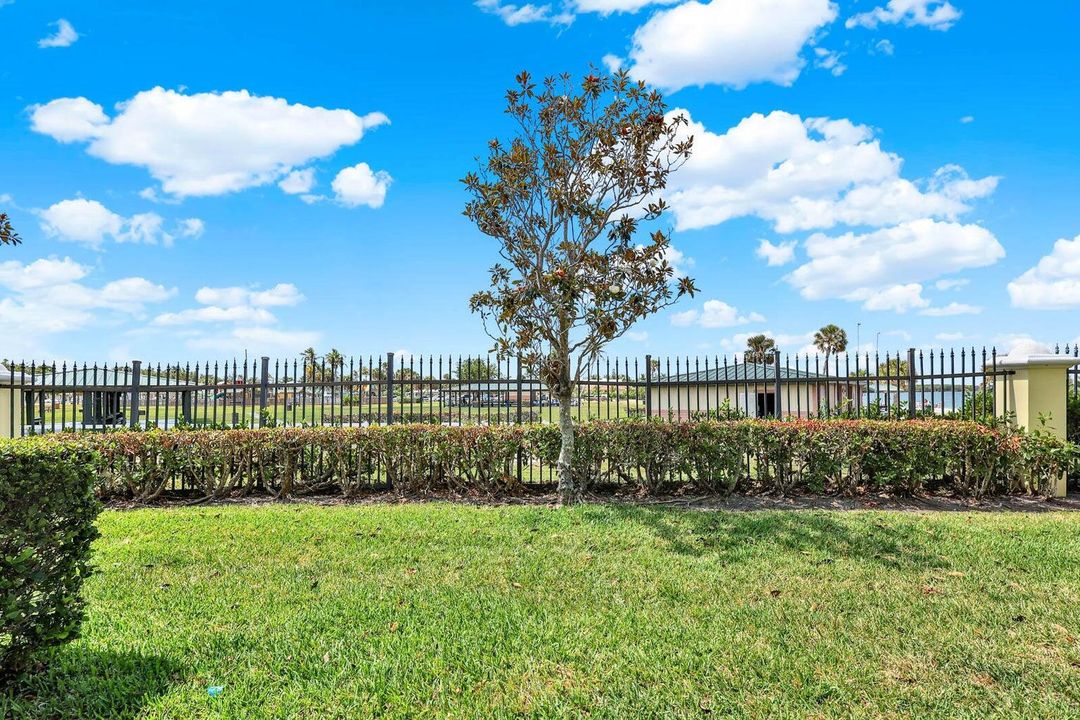 En Venta: $575,000 (2 camas, 2 baños, 2360 Pies cuadrados)