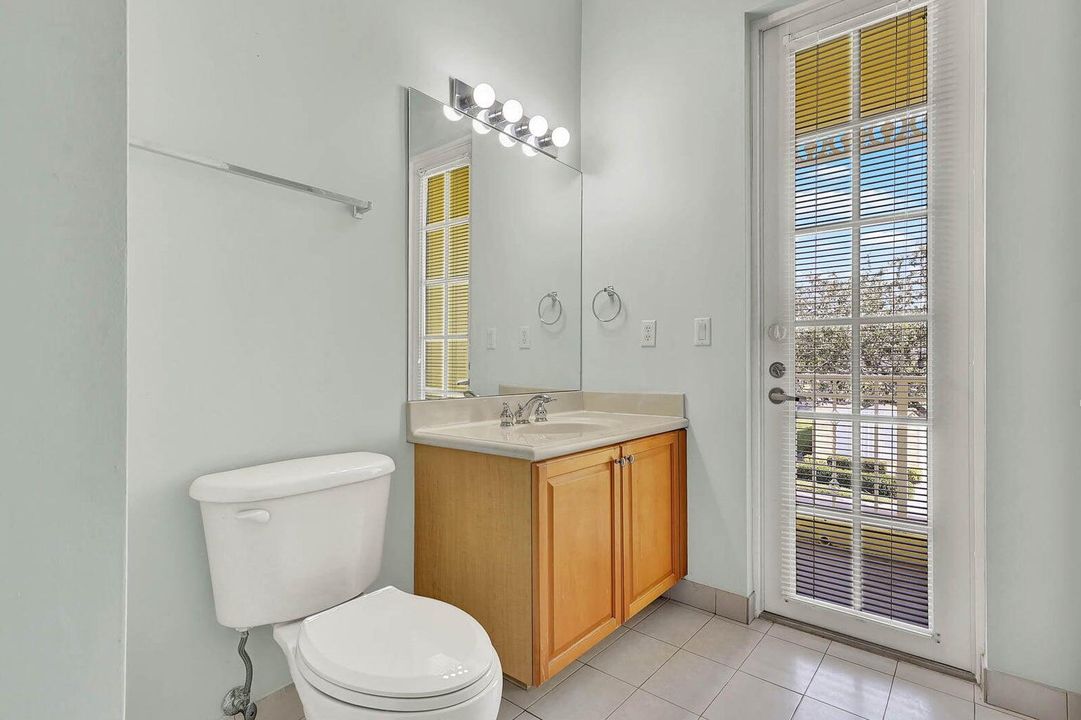 En Venta: $575,000 (2 camas, 2 baños, 2360 Pies cuadrados)