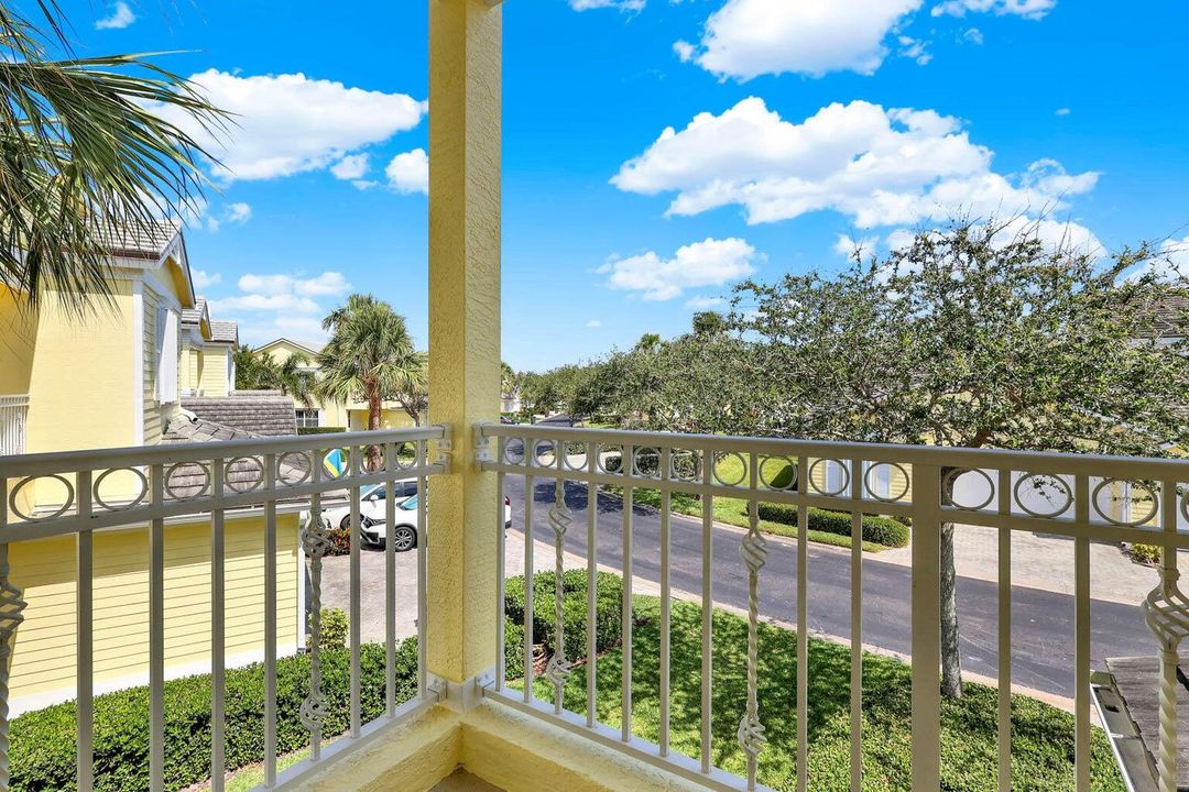 En Venta: $575,000 (2 camas, 2 baños, 2360 Pies cuadrados)