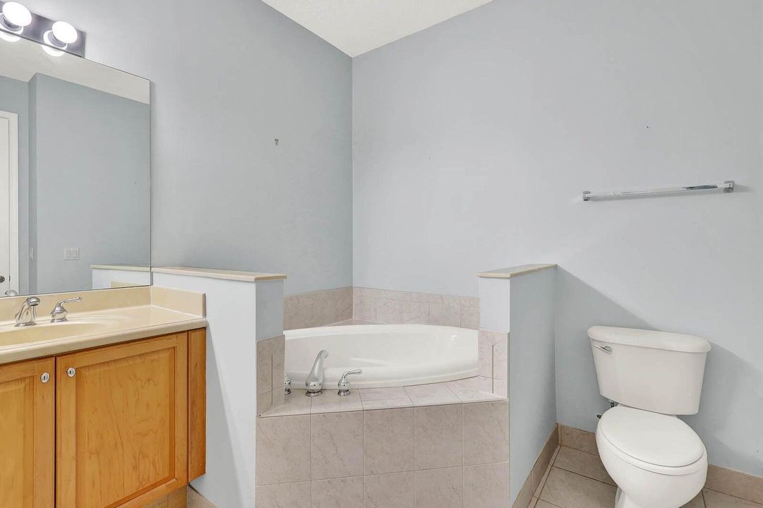 En Venta: $575,000 (2 camas, 2 baños, 2360 Pies cuadrados)