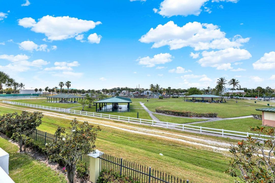 En Venta: $575,000 (2 camas, 2 baños, 2360 Pies cuadrados)