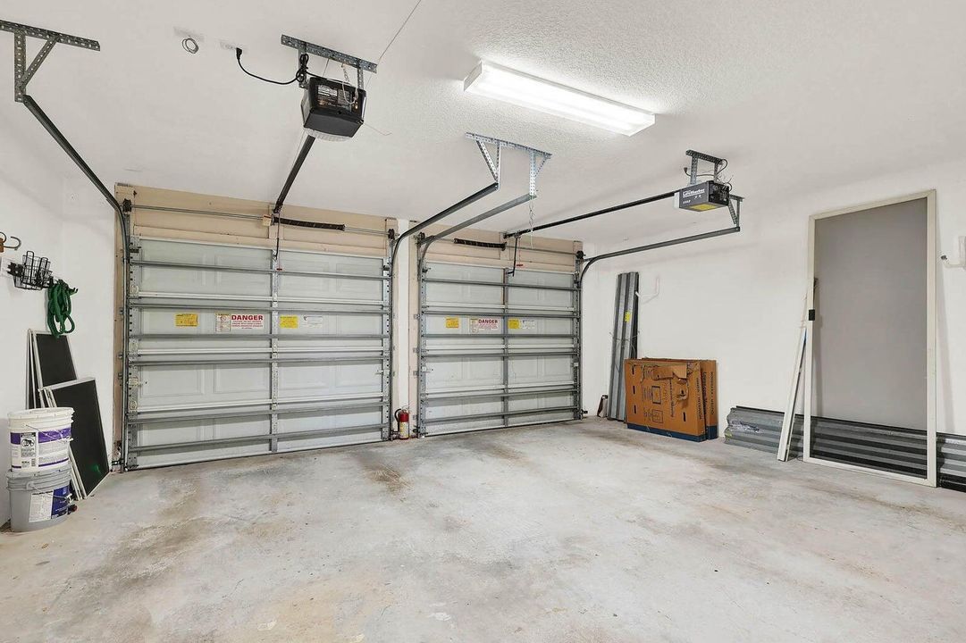 En Venta: $575,000 (2 camas, 2 baños, 2360 Pies cuadrados)