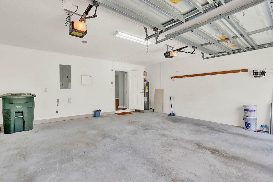 En Venta: $575,000 (2 camas, 2 baños, 2360 Pies cuadrados)