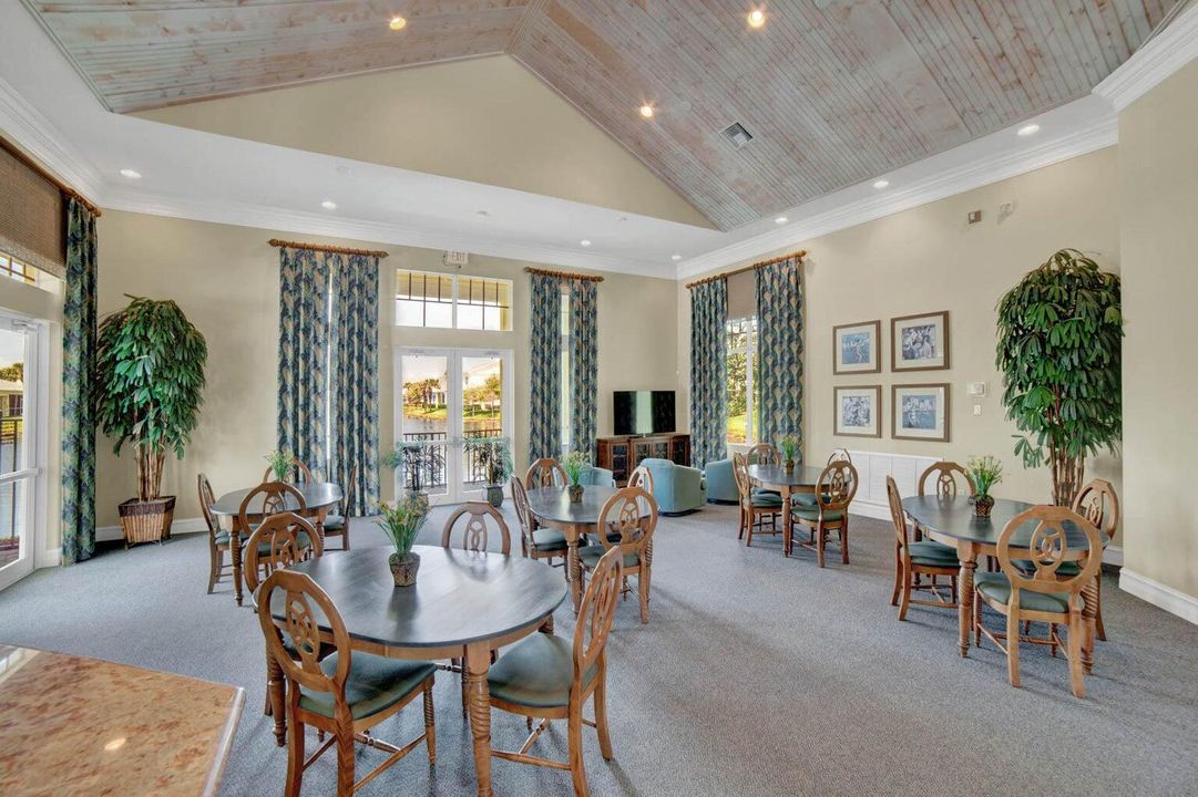 En Venta: $575,000 (2 camas, 2 baños, 2360 Pies cuadrados)