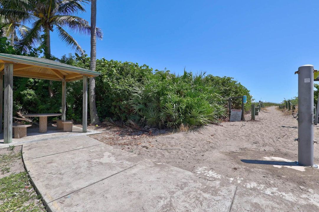 En Venta: $575,000 (2 camas, 2 baños, 2360 Pies cuadrados)