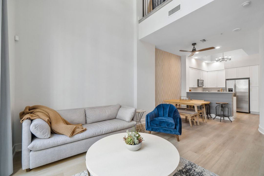 待售: $599,000 (1 贝兹, 1 浴室, 1096 平方英尺)