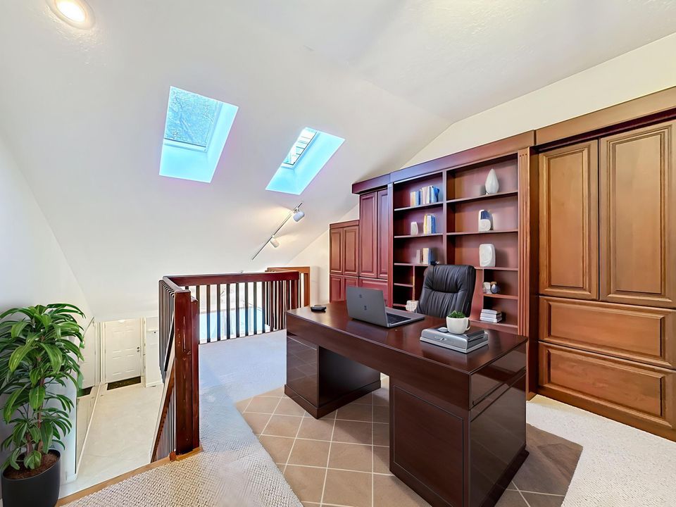 For Sale: $350,000 (3 beds, 2 baths, 1548 Square Feet)