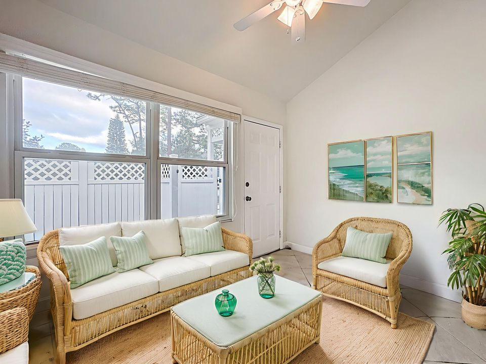 For Sale: $350,000 (3 beds, 2 baths, 1548 Square Feet)