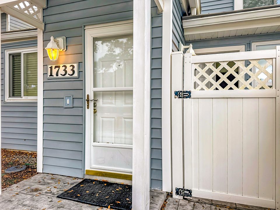 For Sale: $350,000 (3 beds, 2 baths, 1548 Square Feet)