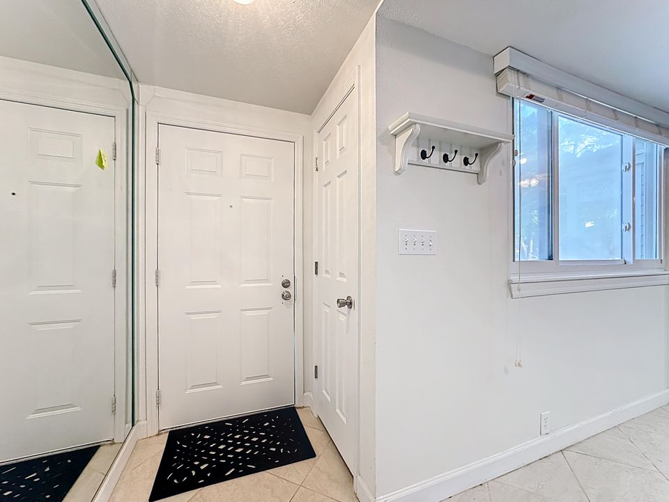 For Sale: $350,000 (3 beds, 2 baths, 1548 Square Feet)