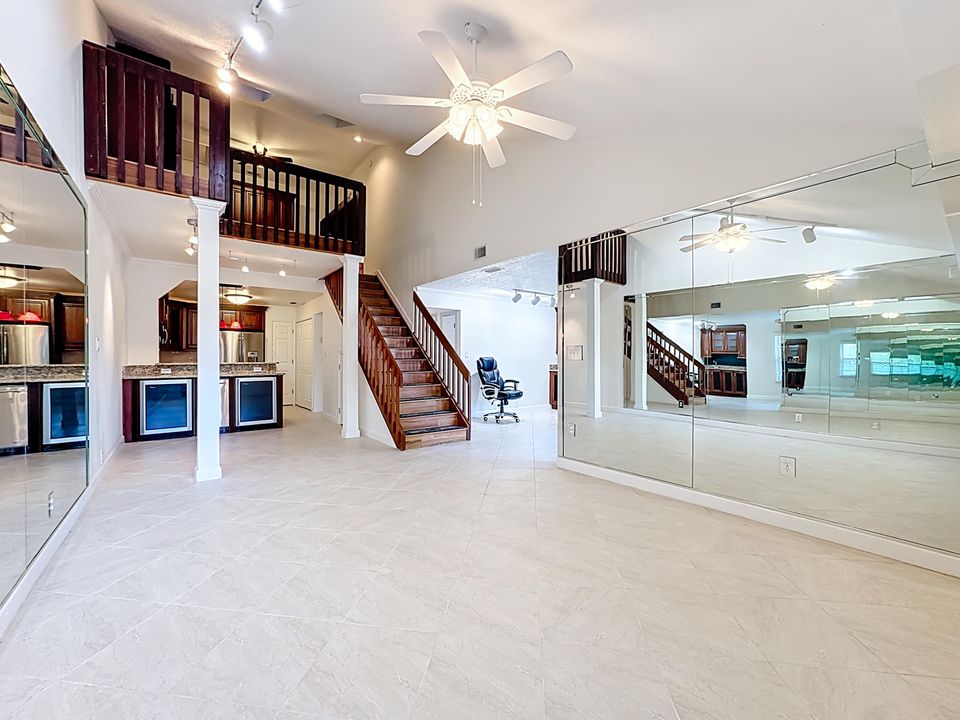 For Sale: $350,000 (3 beds, 2 baths, 1548 Square Feet)