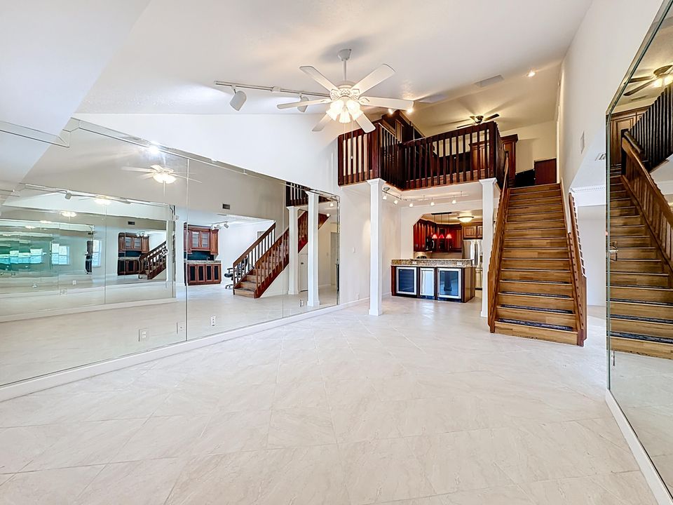 For Sale: $350,000 (3 beds, 2 baths, 1548 Square Feet)