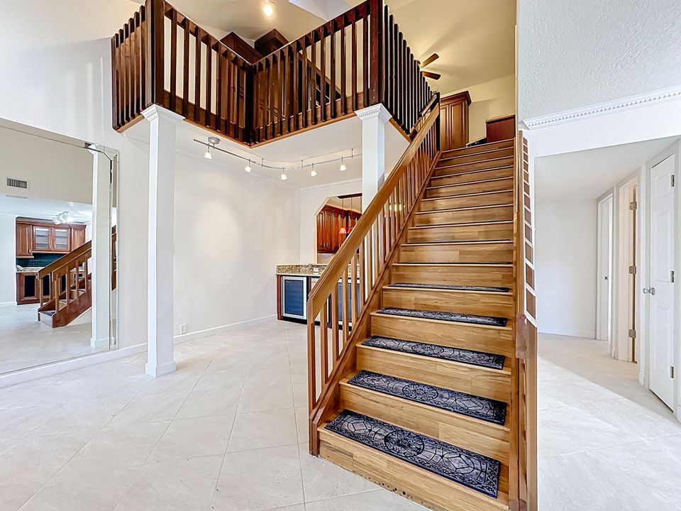 For Sale: $350,000 (3 beds, 2 baths, 1548 Square Feet)