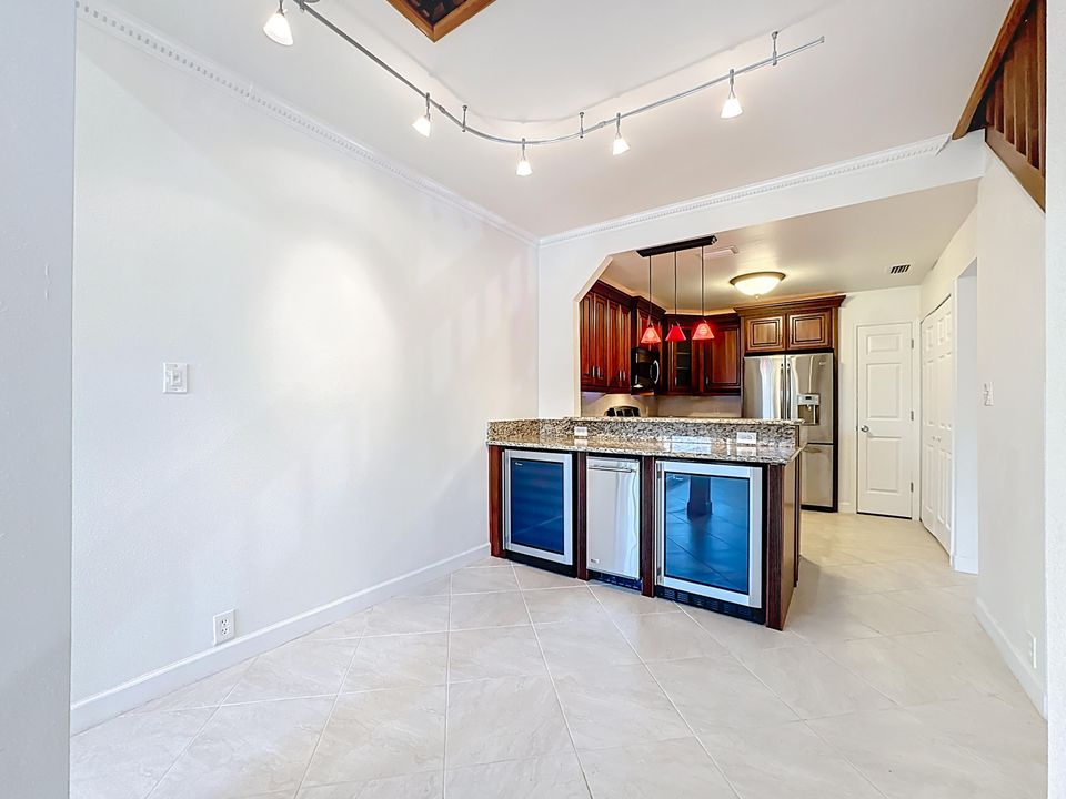 For Sale: $350,000 (3 beds, 2 baths, 1548 Square Feet)