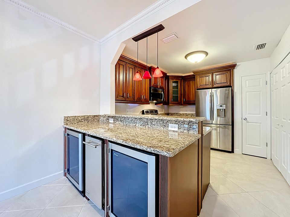 For Sale: $350,000 (3 beds, 2 baths, 1548 Square Feet)