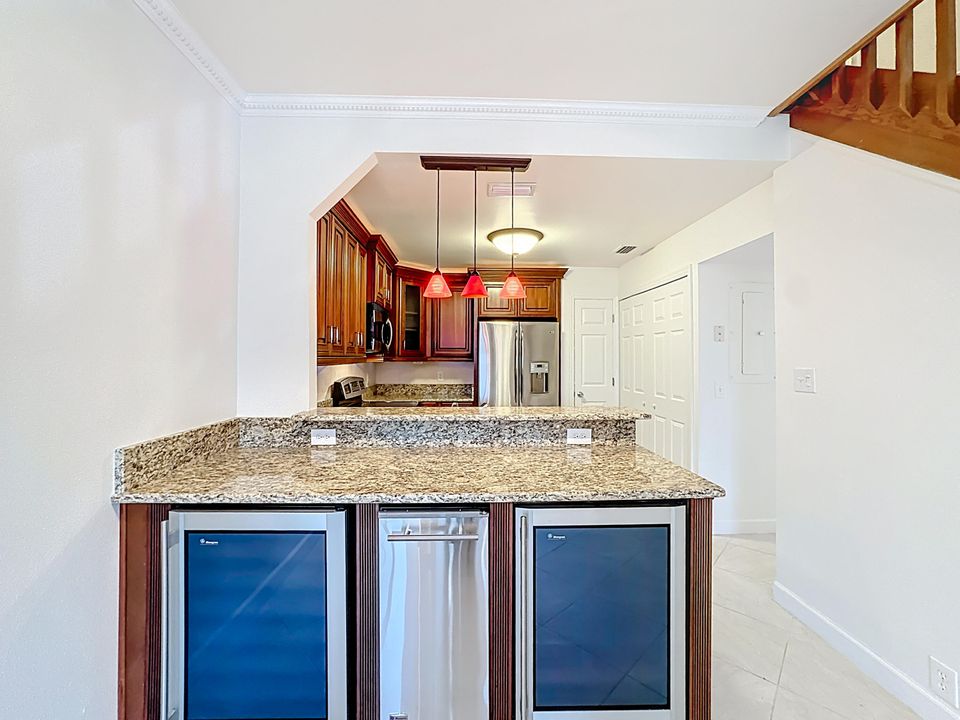 For Sale: $350,000 (3 beds, 2 baths, 1548 Square Feet)